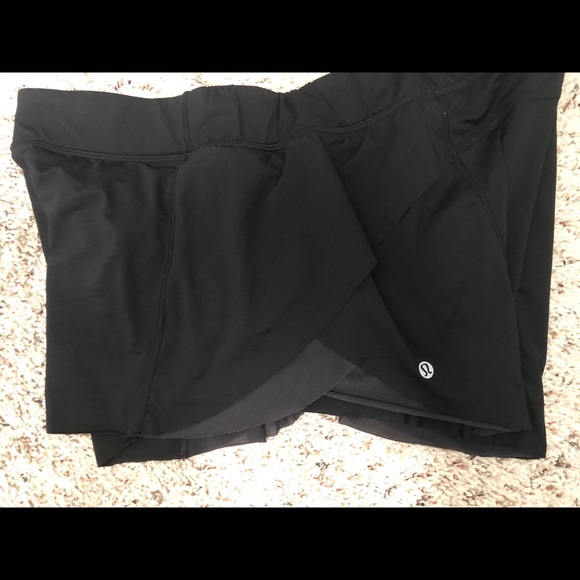 lululemon athletica Pants - Lululemon shorts size 10
